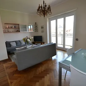 Magenta Appartement Varèse